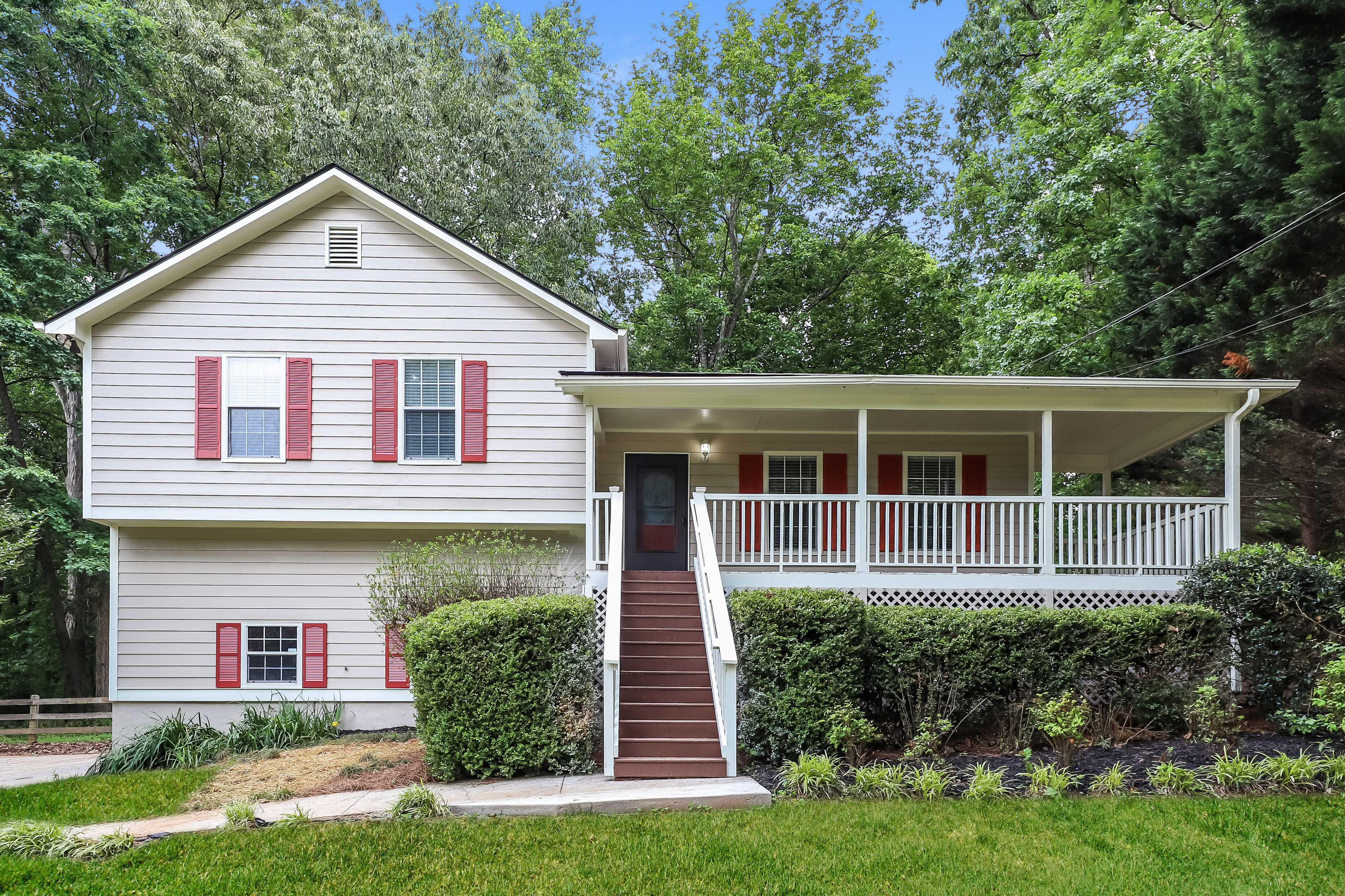 166 THORNBROOKE DR HIRAM, GA 30141